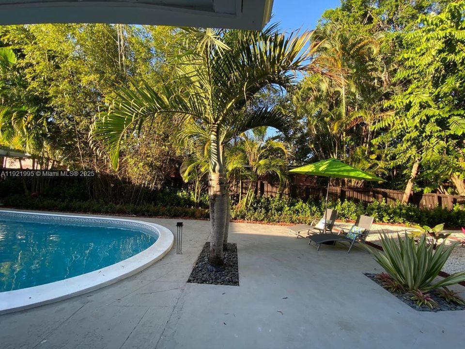 For Sale: $790,000 (3 beds, 2 baths, 1494 Square Feet)