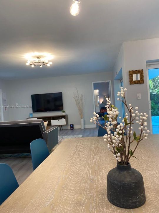 For Sale: $790,000 (3 beds, 2 baths, 1494 Square Feet)