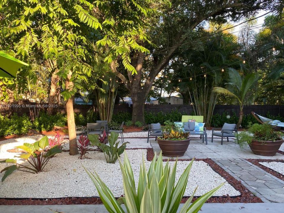 For Sale: $790,000 (3 beds, 2 baths, 1494 Square Feet)