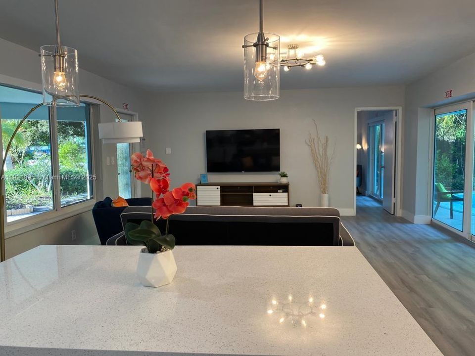 For Sale: $790,000 (3 beds, 2 baths, 1494 Square Feet)