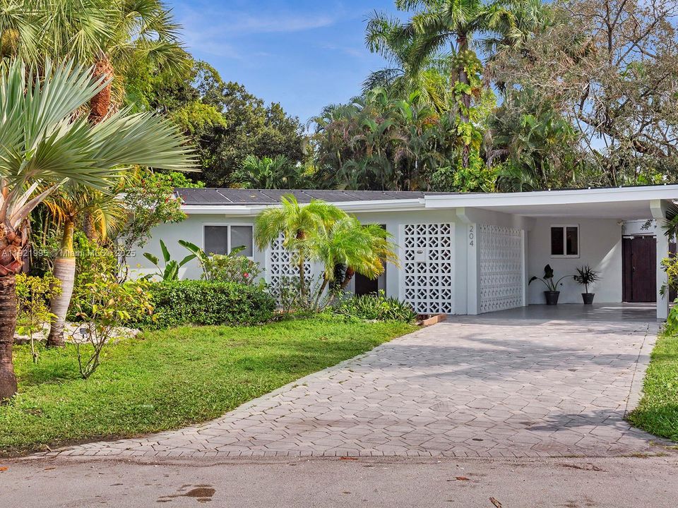 For Sale: $790,000 (3 beds, 2 baths, 1494 Square Feet)