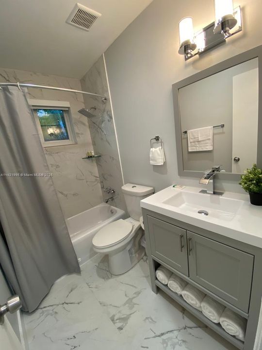 For Sale: $790,000 (3 beds, 2 baths, 1494 Square Feet)