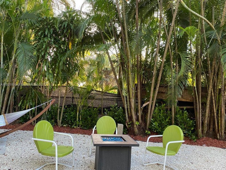 For Sale: $790,000 (3 beds, 2 baths, 1494 Square Feet)