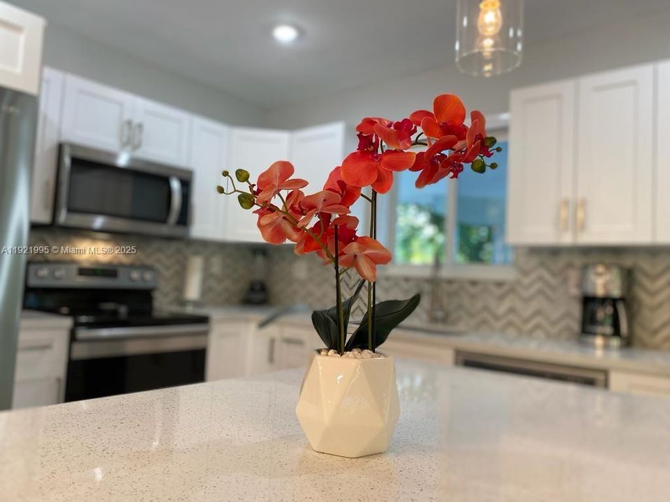 For Sale: $790,000 (3 beds, 2 baths, 1494 Square Feet)