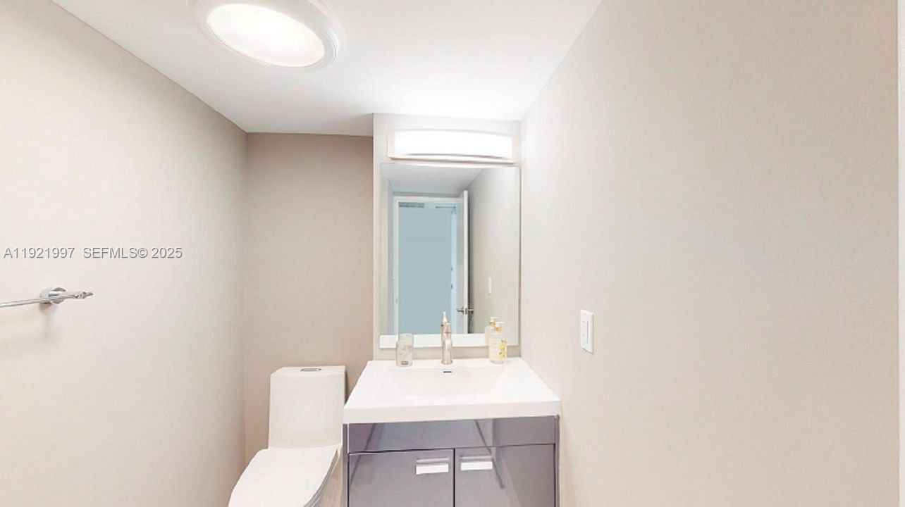 En Venta: $730,000 (1 camas, 1 baños, 896 Pies cuadrados)