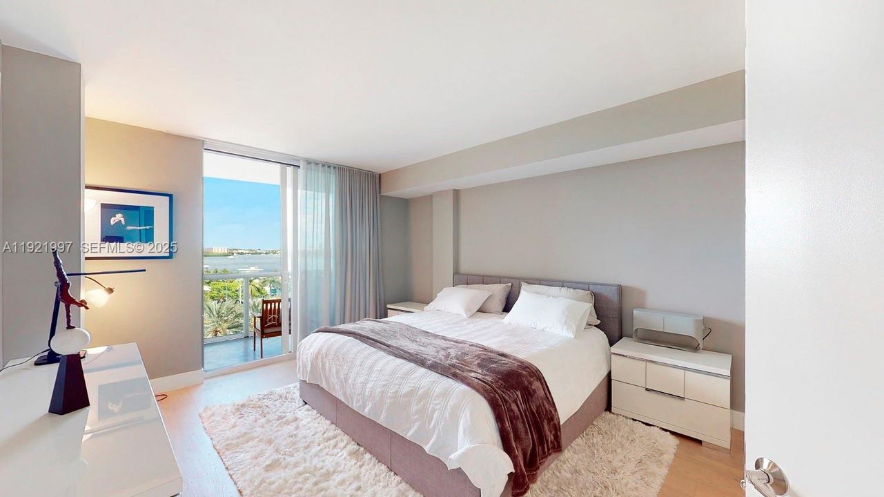 En Venta: $730,000 (1 camas, 1 baños, 896 Pies cuadrados)