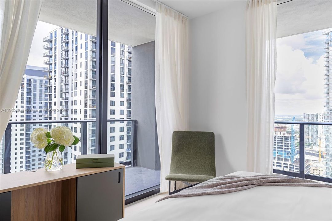 En Venta: $979,000 (2 camas, 2 baños, 977 Pies cuadrados)