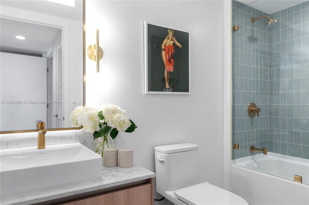 En Venta: $979,000 (2 camas, 2 baños, 977 Pies cuadrados)