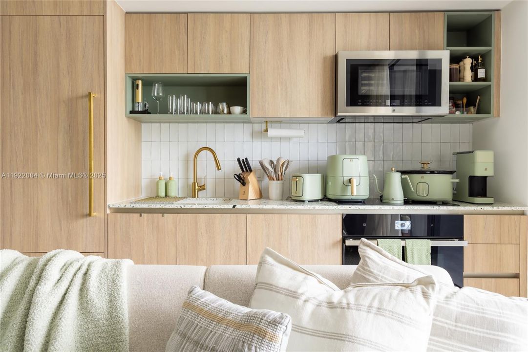 En Venta: $979,000 (2 camas, 2 baños, 977 Pies cuadrados)