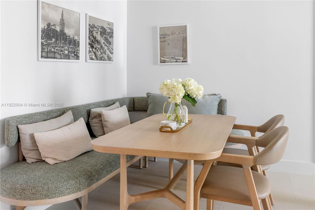 En Venta: $979,000 (2 camas, 2 baños, 977 Pies cuadrados)