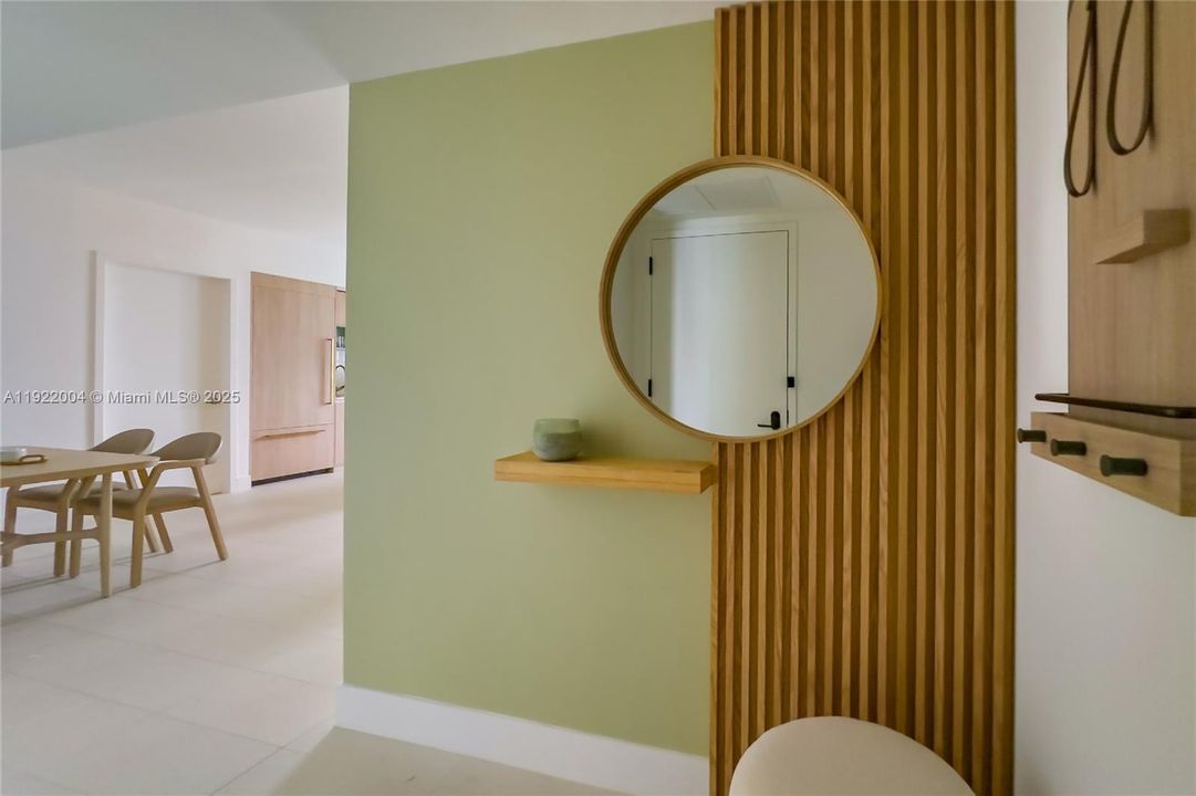 En Venta: $979,000 (2 camas, 2 baños, 977 Pies cuadrados)