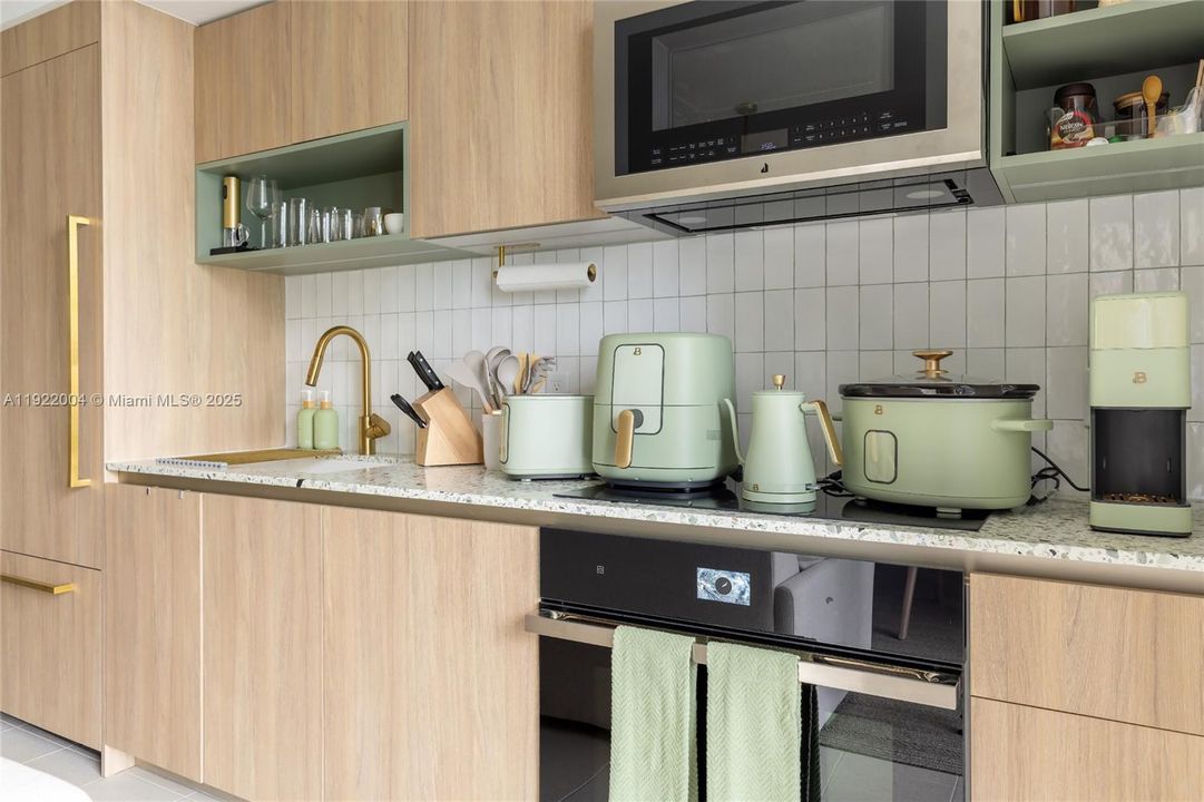 En Venta: $979,000 (2 camas, 2 baños, 977 Pies cuadrados)