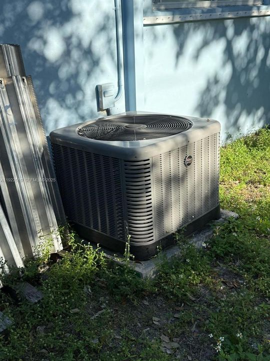 На продажу: $399,000 (2 спален, 1 ванн, 1120 Квадратных фут)