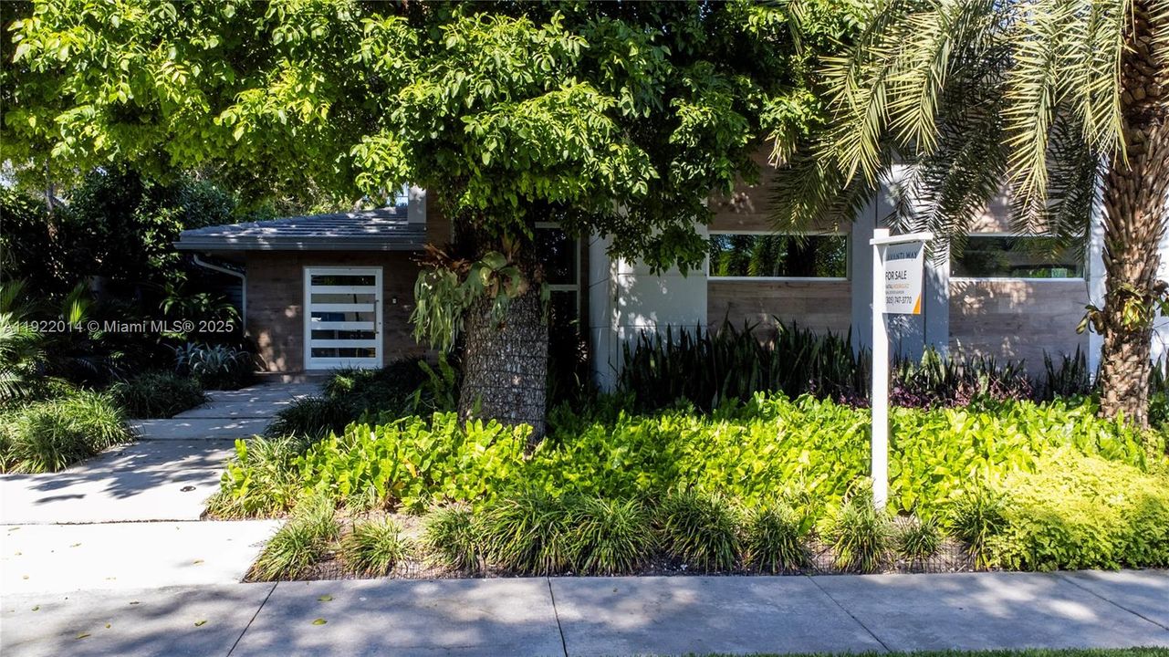 For Rent: $20,450 (4 beds, 4 baths, 3485 Square Feet)