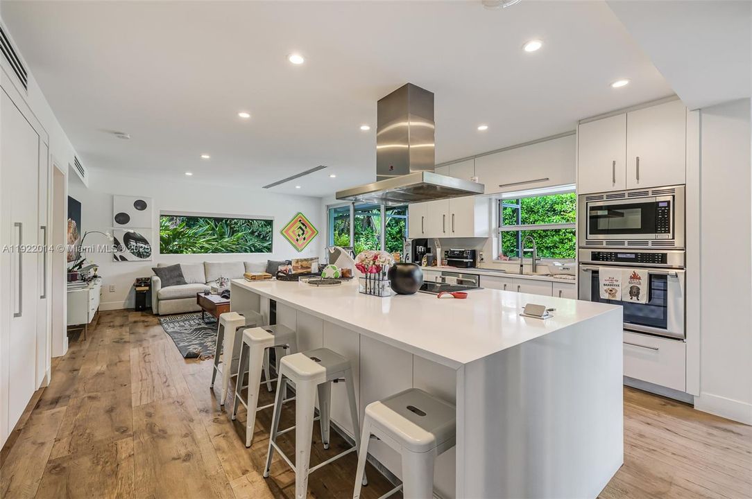 For Rent: $20,450 (4 beds, 4 baths, 3485 Square Feet)