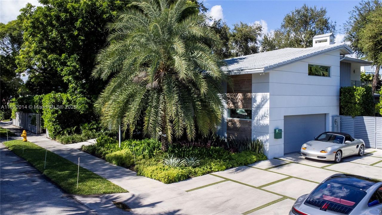 For Rent: $20,450 (4 beds, 4 baths, 3485 Square Feet)