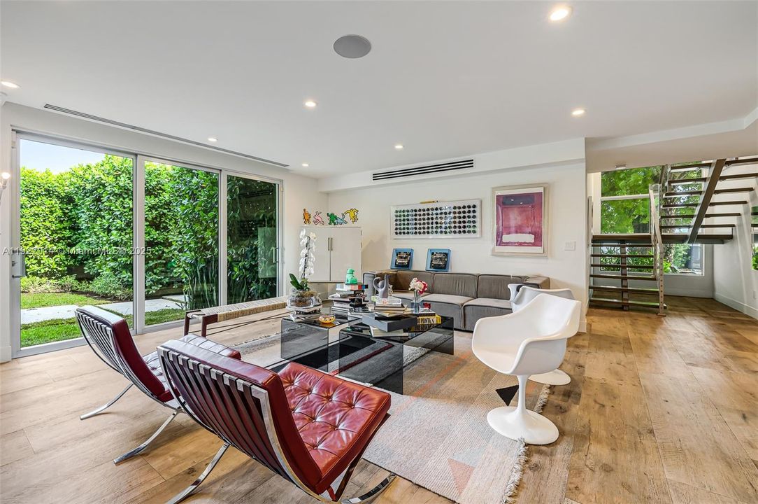 For Rent: $20,450 (4 beds, 4 baths, 3485 Square Feet)