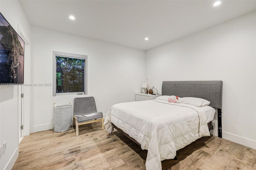 For Rent: $20,450 (4 beds, 4 baths, 3485 Square Feet)