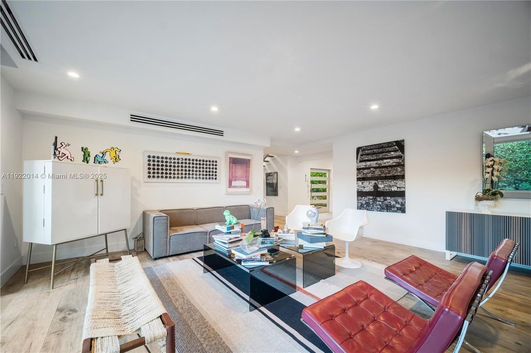 For Rent: $20,450 (4 beds, 4 baths, 3485 Square Feet)