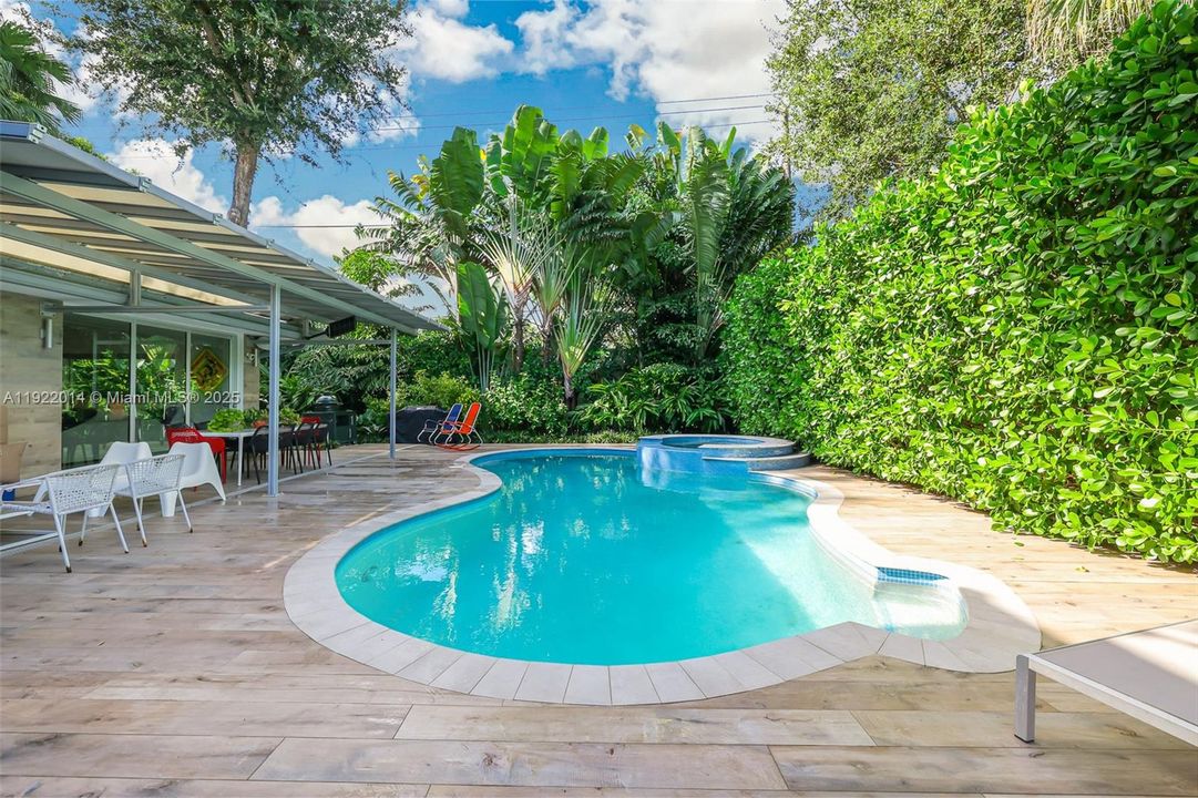 For Rent: $20,450 (4 beds, 4 baths, 3485 Square Feet)