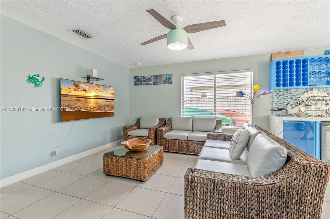 For Sale: $1,450,000 (4 beds, 3 baths, 1744 Square Feet)