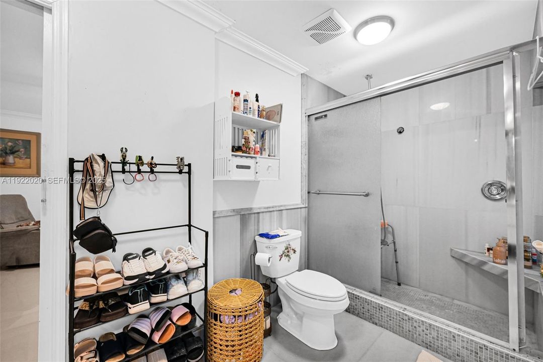 For Sale: $1,450,000 (5 beds, 4 baths, 3494 Square Feet)