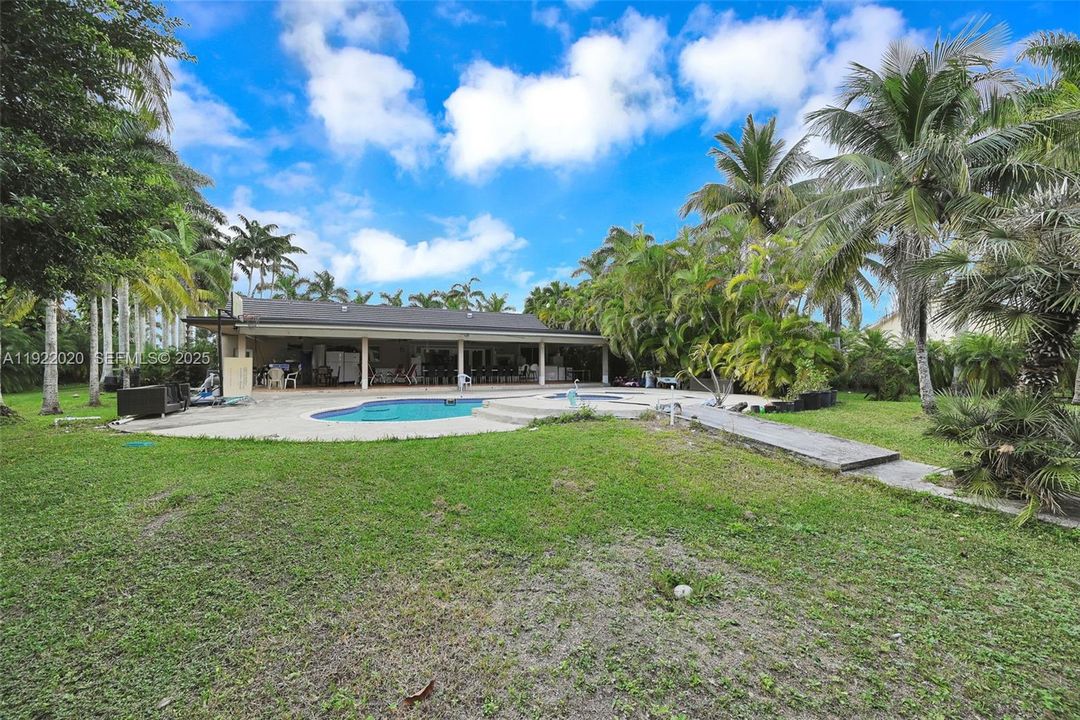 For Sale: $1,450,000 (5 beds, 4 baths, 3494 Square Feet)