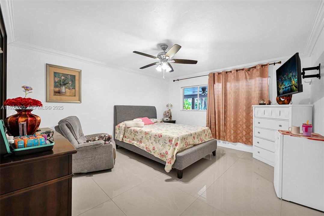 For Sale: $1,450,000 (5 beds, 4 baths, 3494 Square Feet)