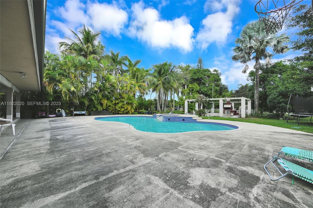 For Sale: $1,450,000 (5 beds, 4 baths, 3494 Square Feet)