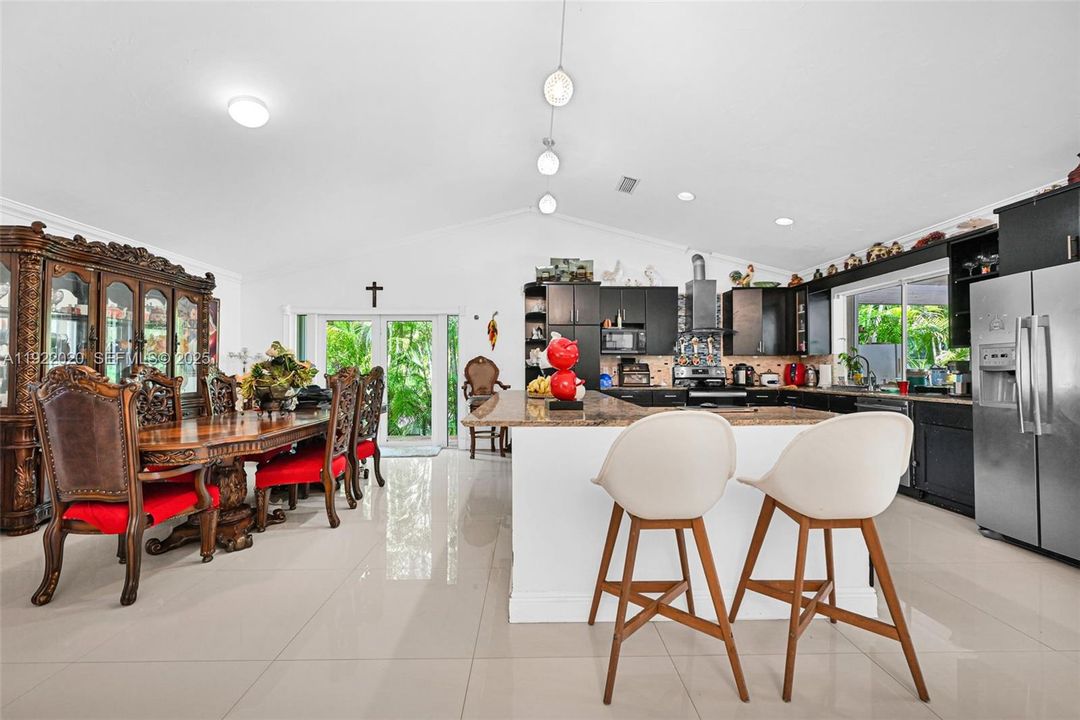 For Sale: $1,450,000 (5 beds, 4 baths, 3494 Square Feet)