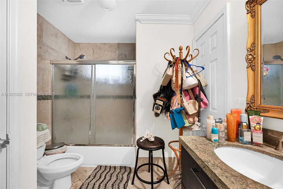 For Sale: $1,450,000 (5 beds, 4 baths, 3494 Square Feet)