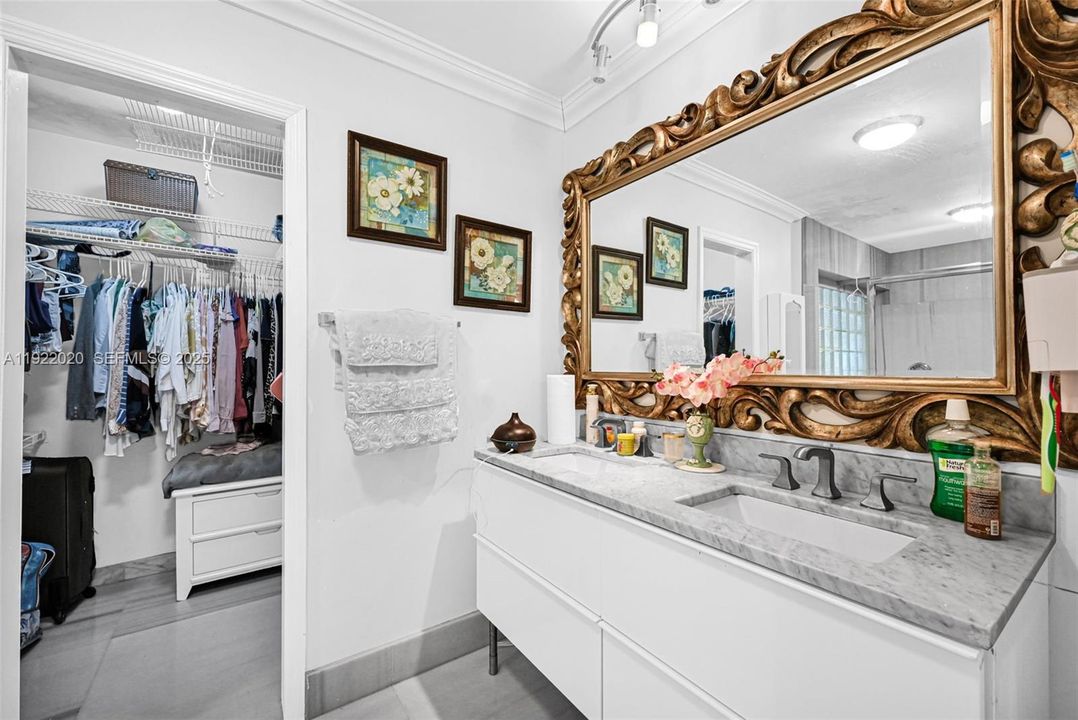 For Sale: $1,450,000 (5 beds, 4 baths, 3494 Square Feet)