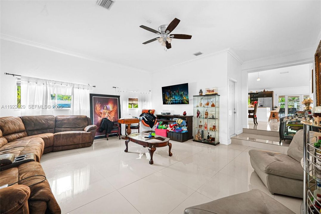 For Sale: $1,450,000 (5 beds, 4 baths, 3494 Square Feet)