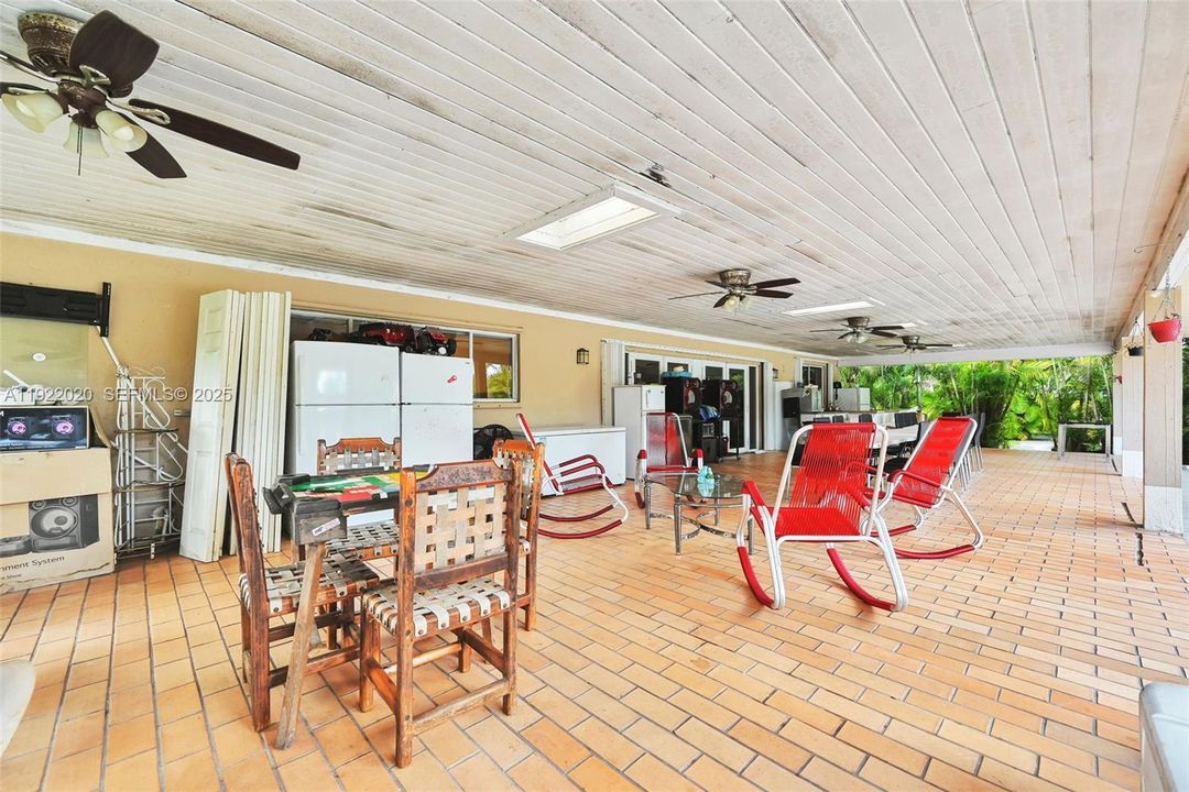 For Sale: $1,450,000 (5 beds, 4 baths, 3494 Square Feet)