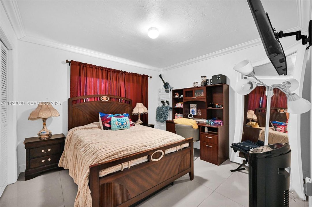 For Sale: $1,450,000 (5 beds, 4 baths, 3494 Square Feet)