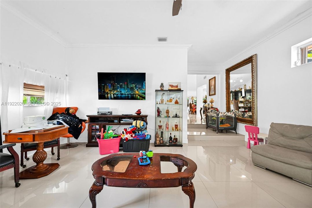 For Sale: $1,450,000 (5 beds, 4 baths, 3494 Square Feet)