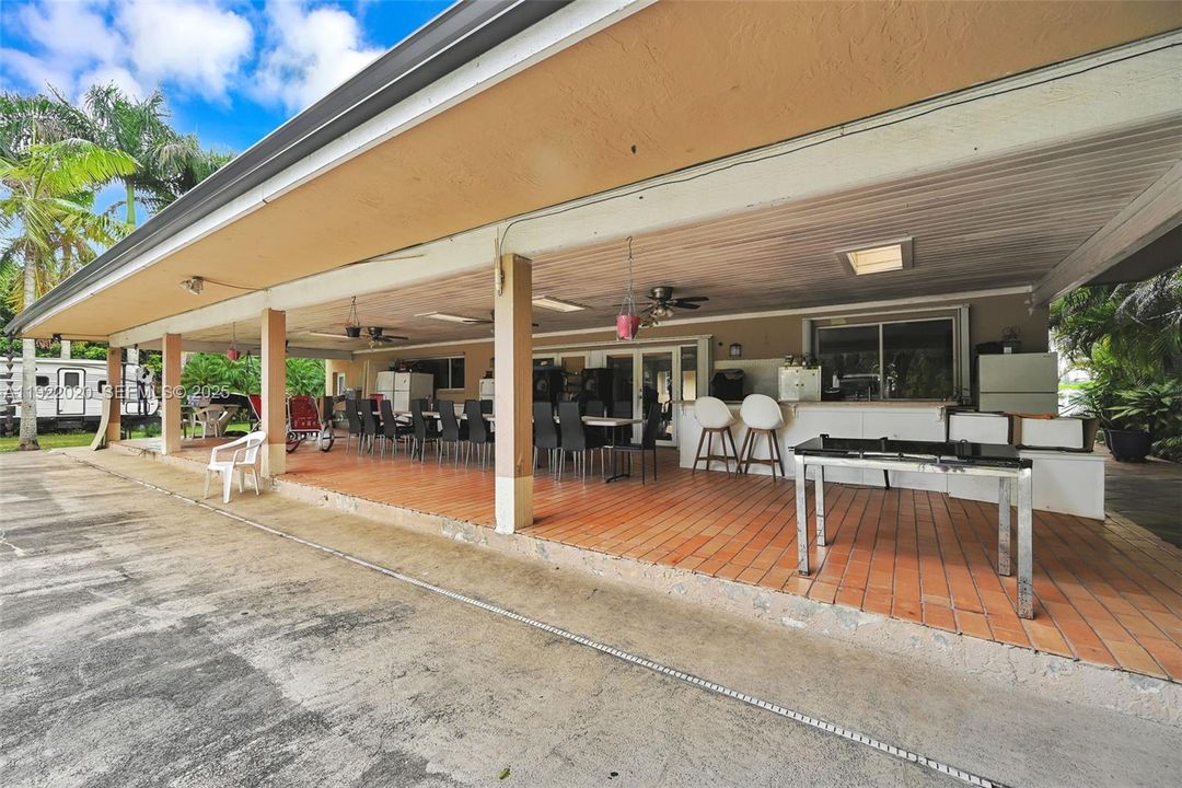 For Sale: $1,450,000 (5 beds, 4 baths, 3494 Square Feet)