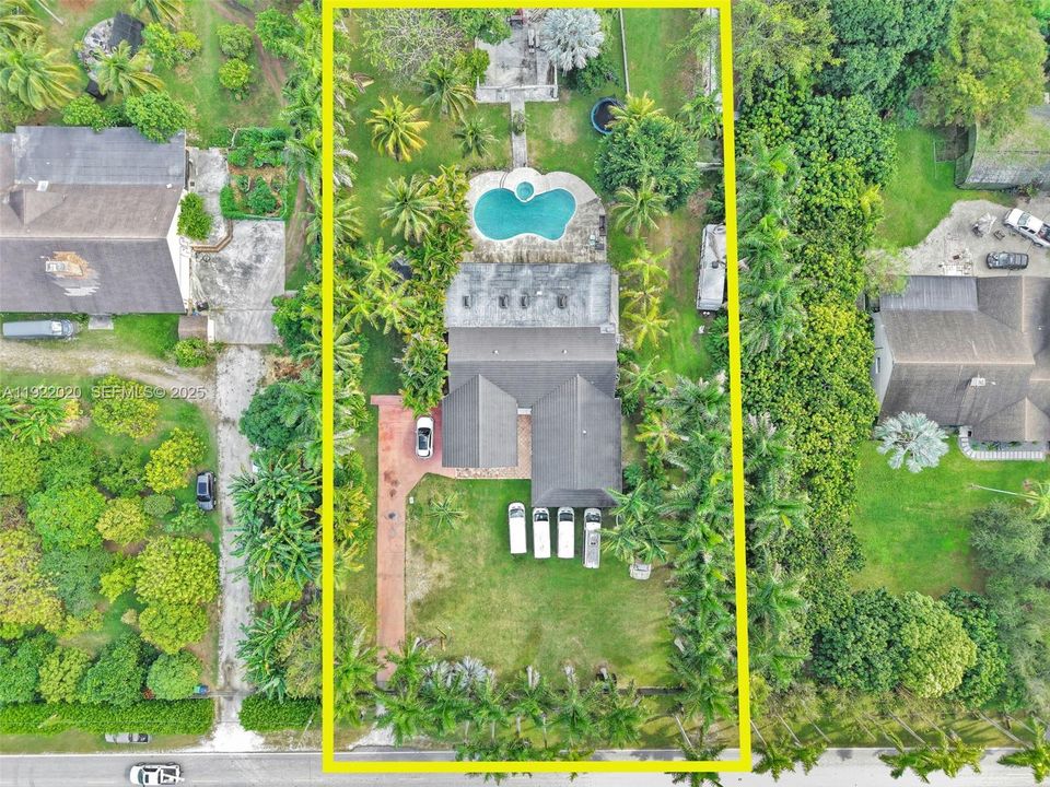 For Sale: $1,450,000 (5 beds, 4 baths, 3494 Square Feet)