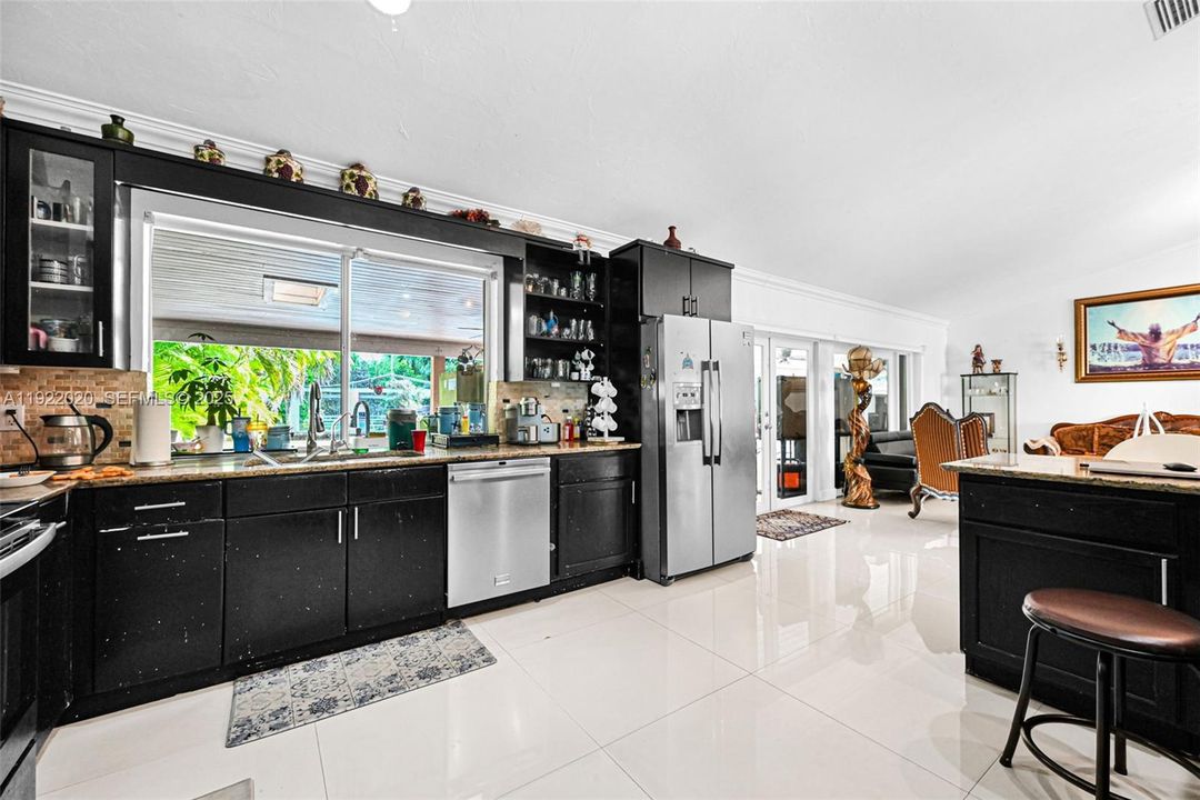 For Sale: $1,450,000 (5 beds, 4 baths, 3494 Square Feet)