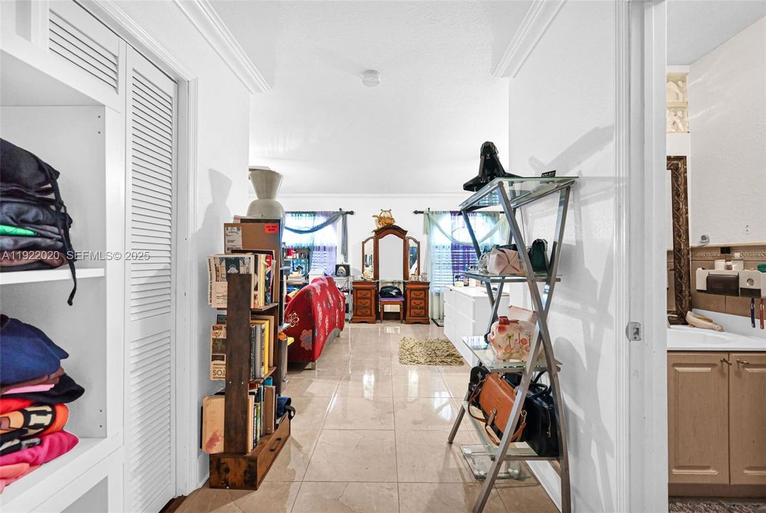 For Sale: $1,450,000 (5 beds, 4 baths, 3494 Square Feet)