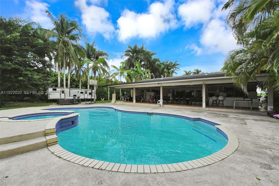 For Sale: $1,450,000 (5 beds, 4 baths, 3494 Square Feet)