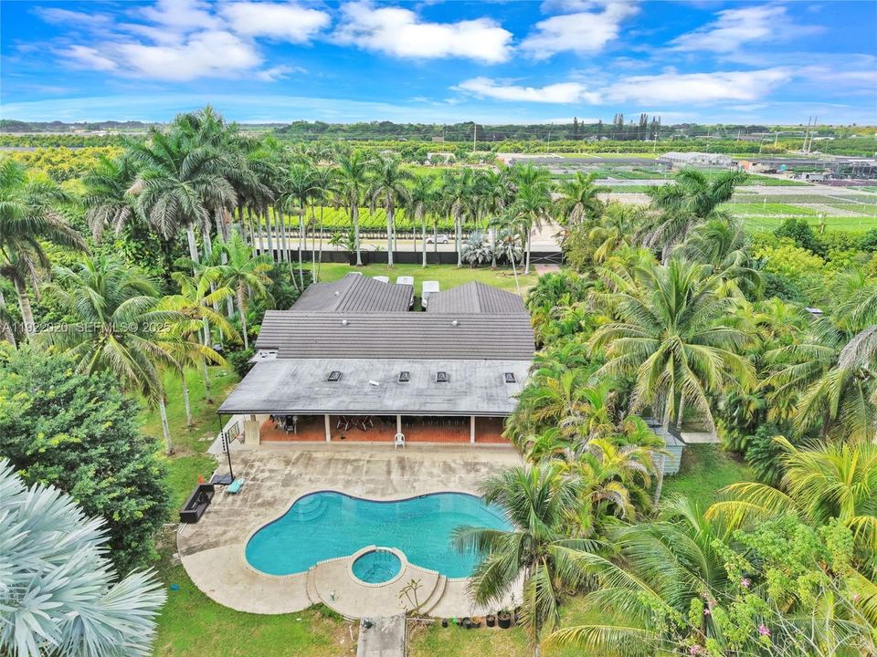 For Sale: $1,450,000 (5 beds, 4 baths, 3494 Square Feet)