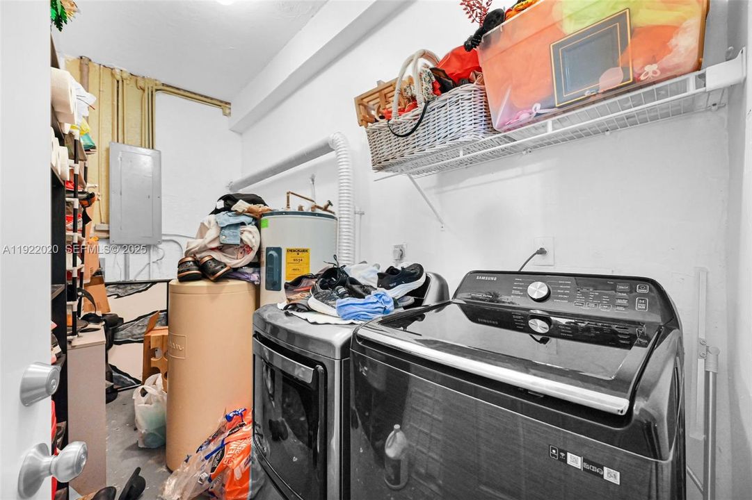 For Sale: $1,450,000 (5 beds, 4 baths, 3494 Square Feet)