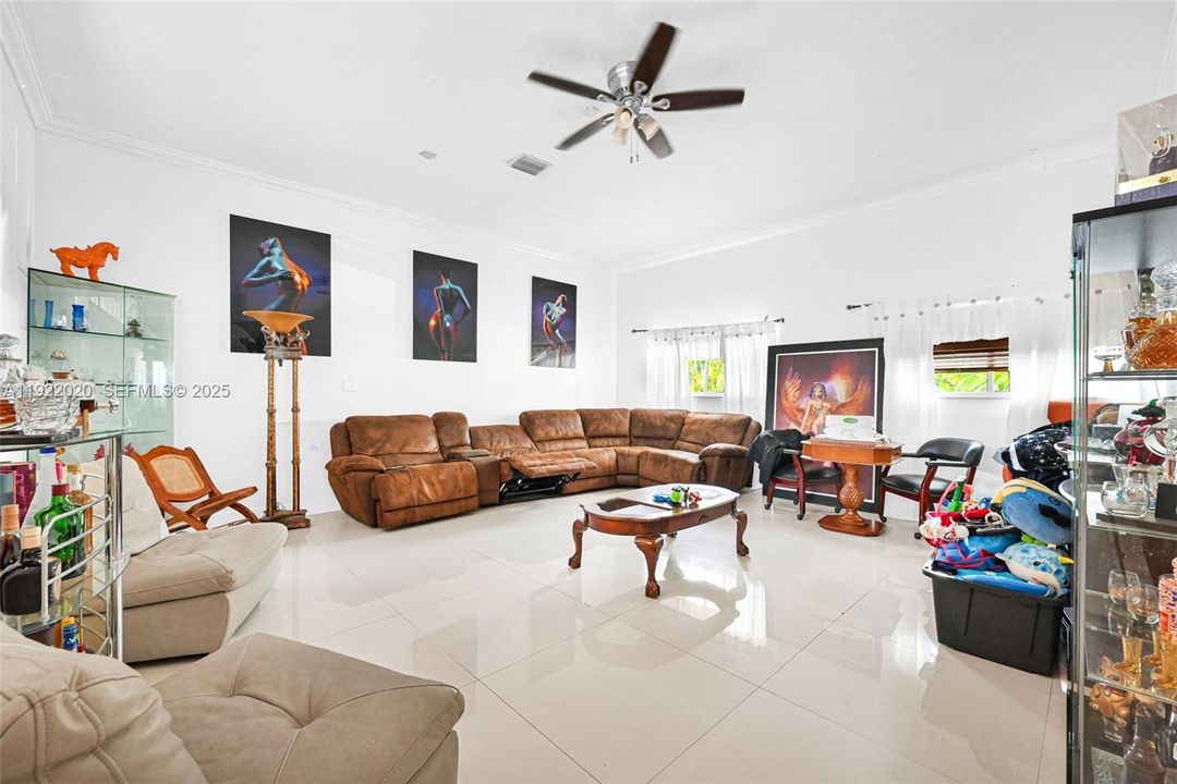 For Sale: $1,450,000 (5 beds, 4 baths, 3494 Square Feet)