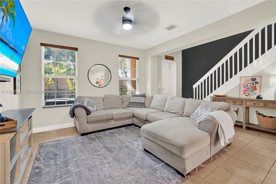 待售: $520,000 (3 贝兹, 3 浴室, 1826 平方英尺)