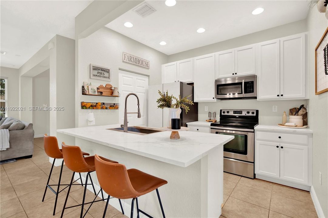 待售: $520,000 (3 贝兹, 3 浴室, 1826 平方英尺)