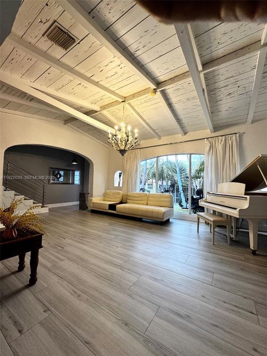 For Rent: $20,000 (4 beds, 3 baths, 2723 Square Feet)