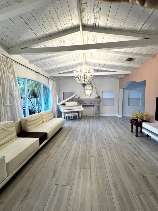 For Rent: $20,000 (4 beds, 3 baths, 2723 Square Feet)