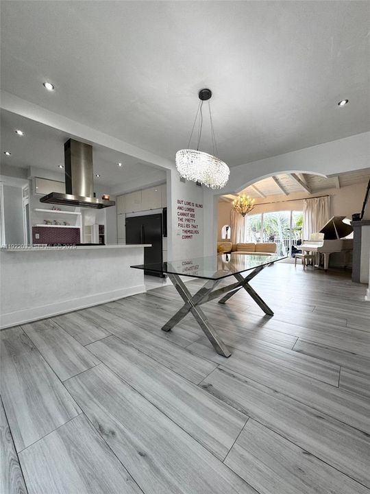 For Rent: $20,000 (4 beds, 3 baths, 2723 Square Feet)