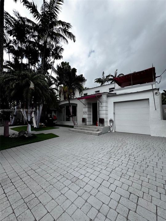 For Rent: $20,000 (4 beds, 3 baths, 2723 Square Feet)